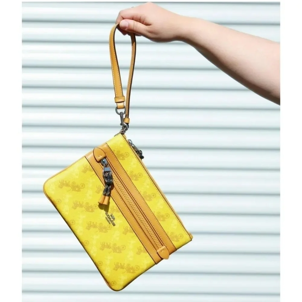 🐥 NWT YELLOW COACH
